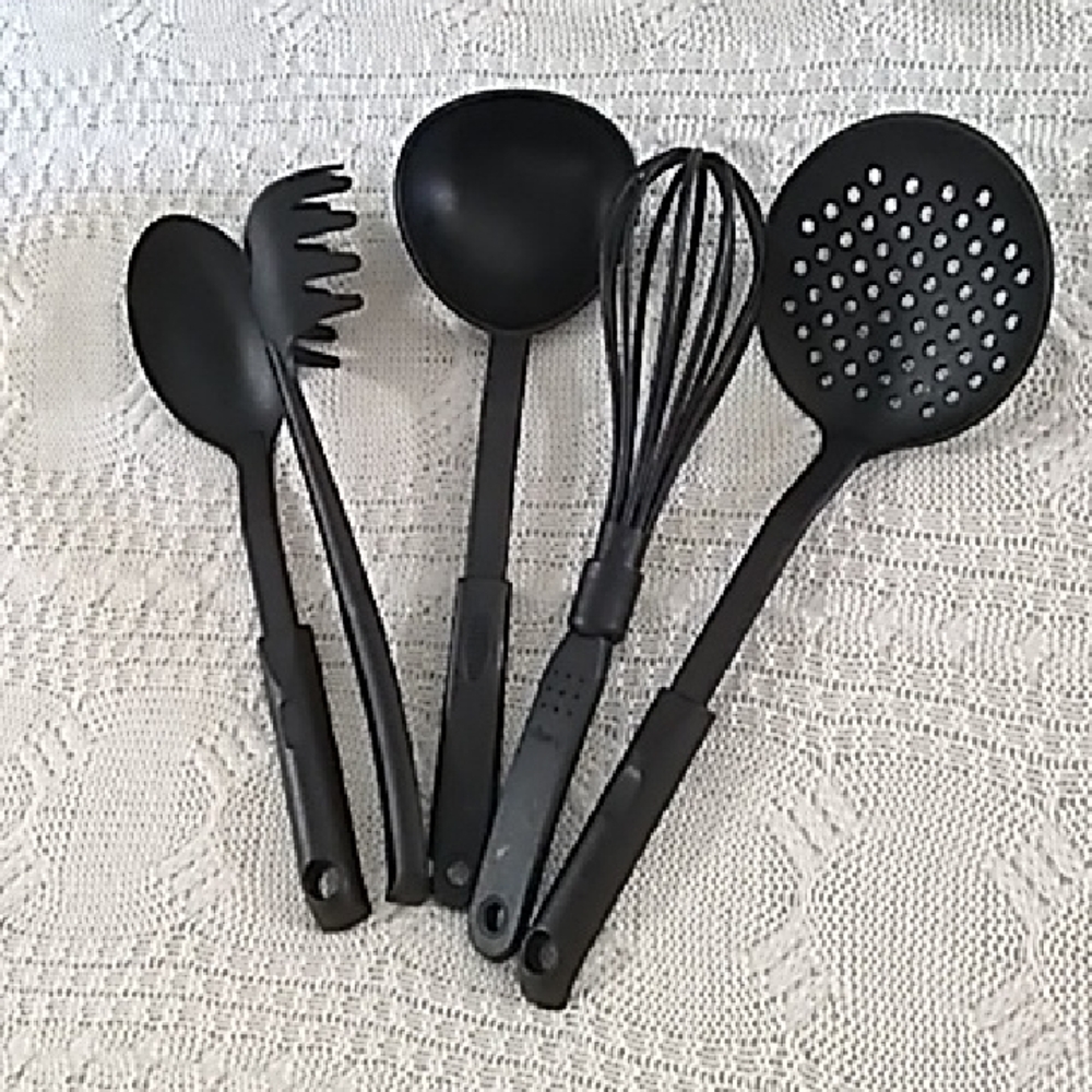 Elegant Black Cooking Utensil Set